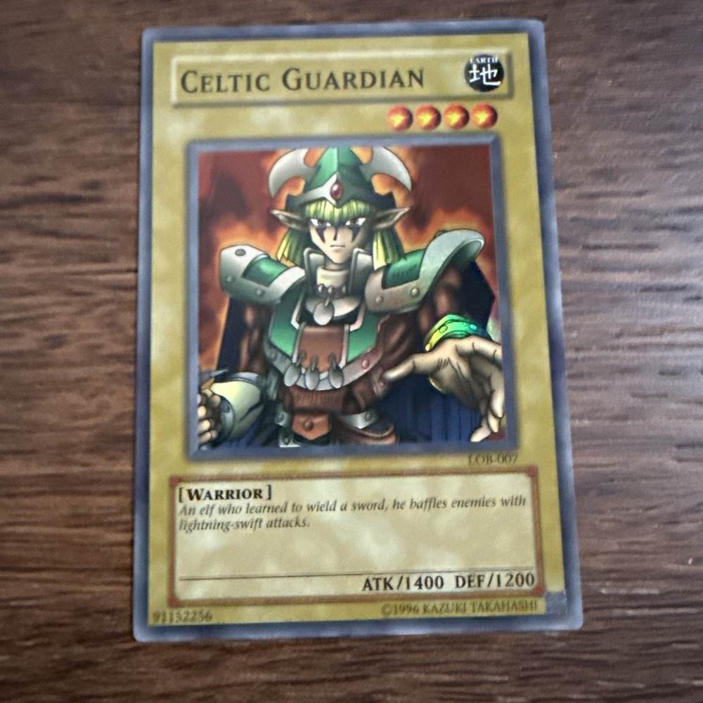 Yu-Gi-Oh! Celtic Guardian LOB-007 Legend of Blue Eye White Dragon Holo